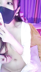 推薦 騷逼辣媽【蘇小妍】大尺度掰逼誘惑，道具自慰高潮噴尿，被胖子小雞吧干到很無語，口活干炮一條龍 (16)